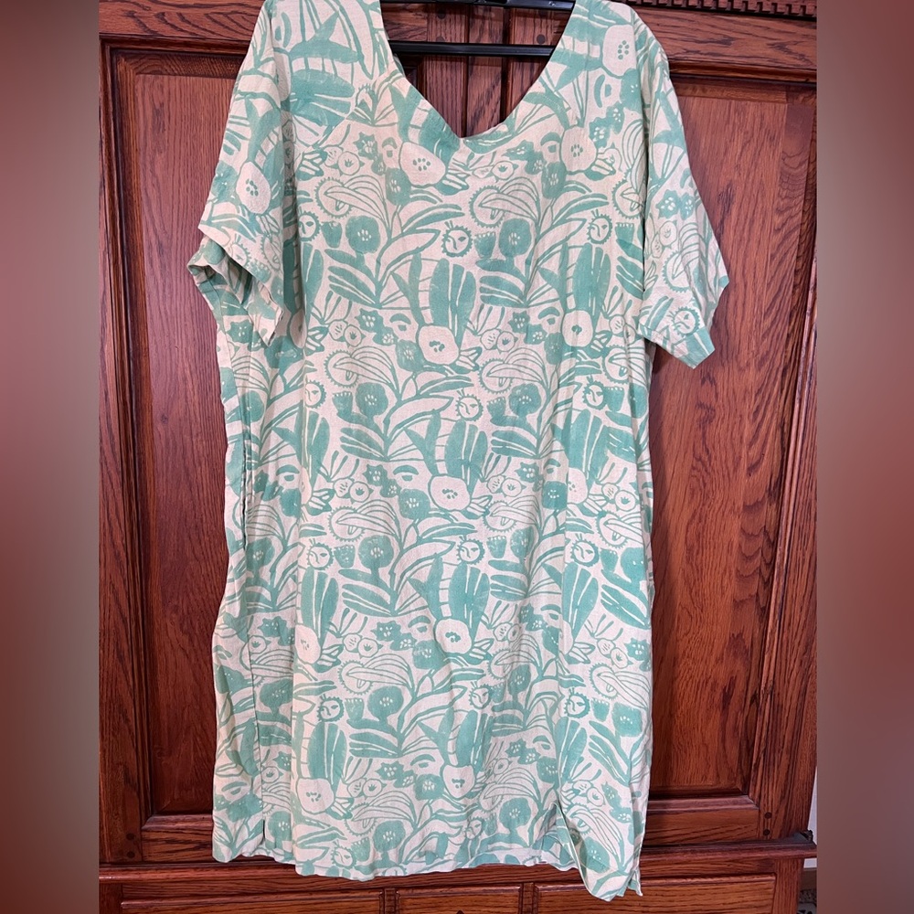 Po em green and cream floral dress